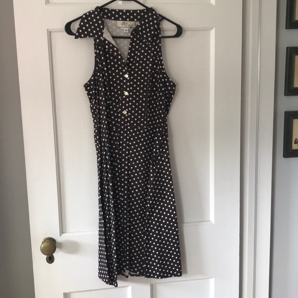 Brown sleeveless dress with cream polka dots